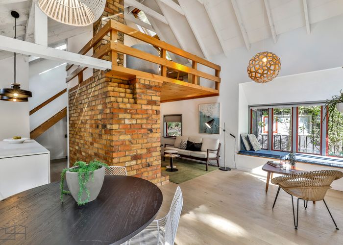  at 24 Hollywood Avenue, Titirangi, Auckland
