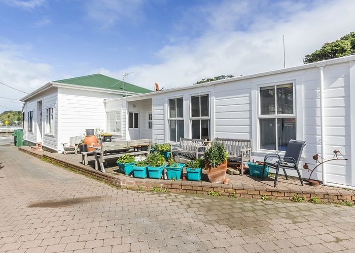  at 118 Lyall Parade, Lyall Bay, Wellington