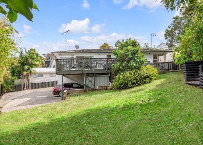  at 2/3 Pohutukawa Avenue, Shelly Park, Manukau City, Auckland