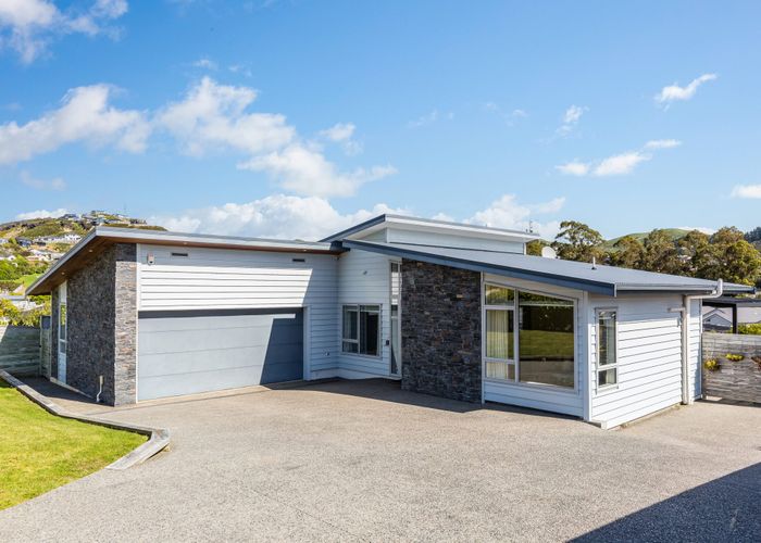  at 27 Flotilla Place, Whitby, Porirua