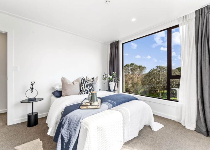 at 2/98-100 Walker Road, Point Chevalier, Auckland City, Auckland