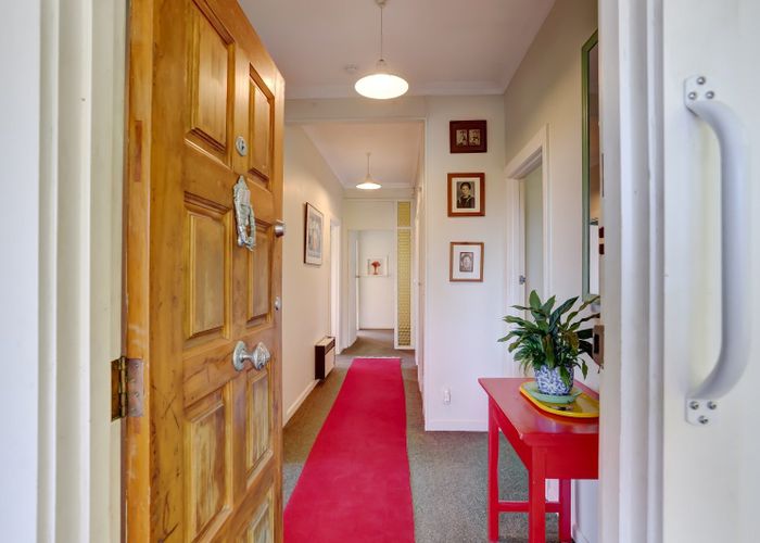  at 11 Hipango Terrace, Durie Hill, Whanganui