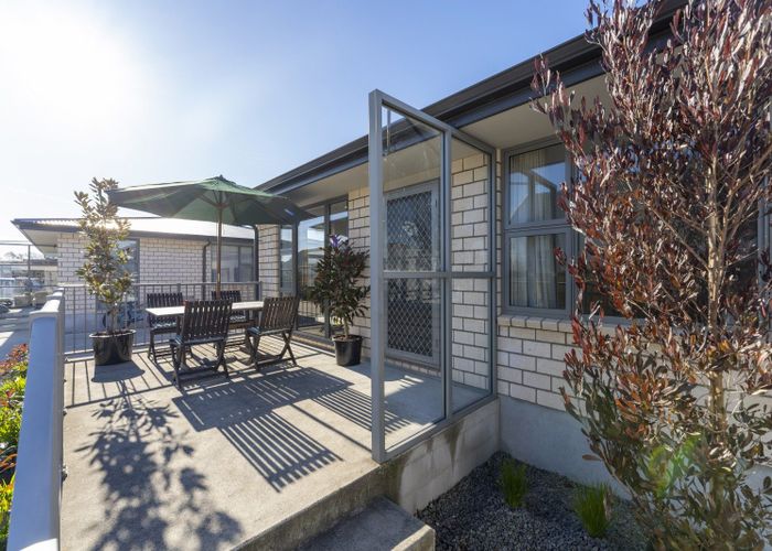  at 2/159 Edgeware Road, Edgeware, Christchurch