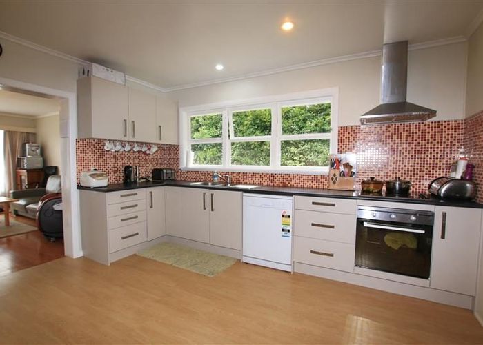  at 32 Kelwyn Road, Kelston, Waitakere City, Auckland
