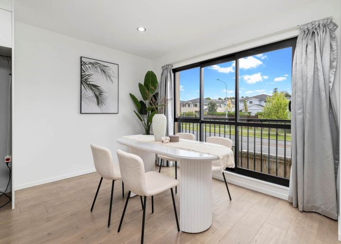  at 3/5 Perekia Street, Albany, Auckland