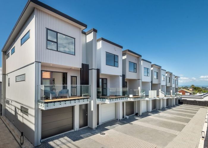  at 16/1b Egremont Street, Belmont, North Shore City, Auckland