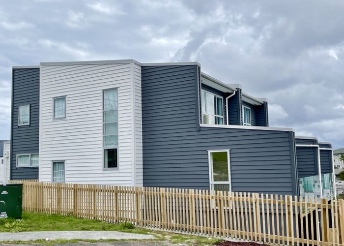  at 10/10 Vinifera Place, Fairview Heights, North Shore City, Auckland
