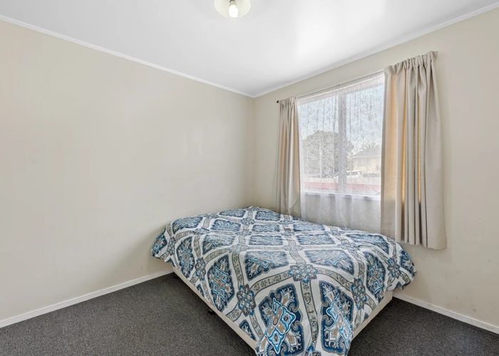  at 22 Becker Drive, Weymouth, Manukau City, Auckland