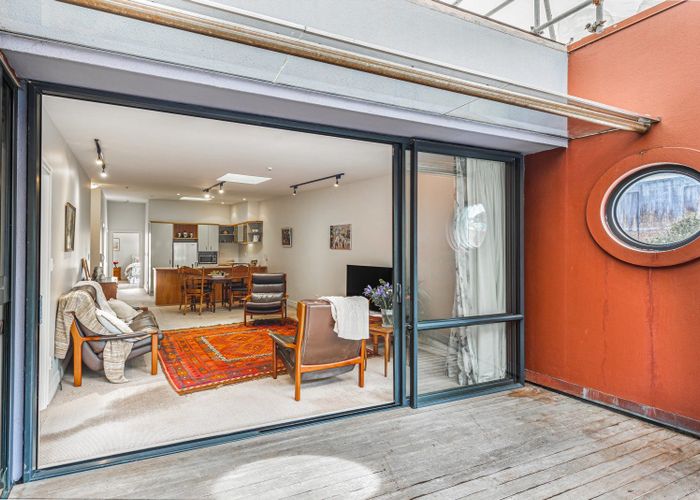  at 3/36 Victoria Road, Devonport, Auckland