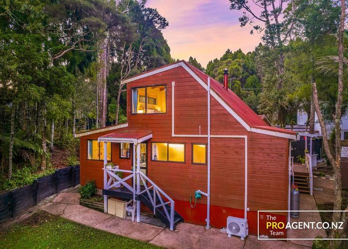  at 84A Woodlands Park Road, Titirangi, Waitakere City, Auckland
