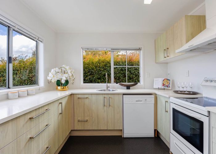  at 2/16 Jutland Road, Takapuna, North Shore City, Auckland