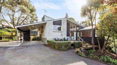  at 39 Cyclarama Crescent, Massey, Auckland