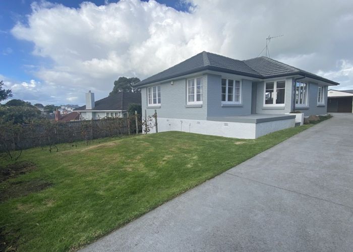  at 5 Brookfield Road, Te Atatu Peninsula, Waitakere City, Auckland