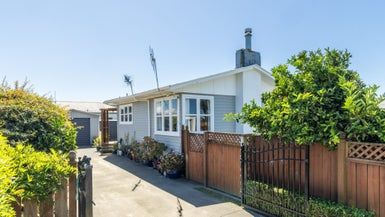  at 16 Clarence Cox Crescent, Pirimai, Napier