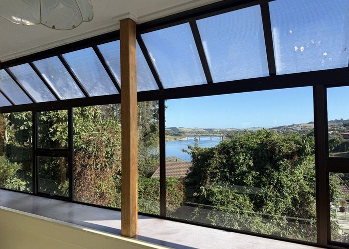  at 10 St Andrew Place, Balclutha