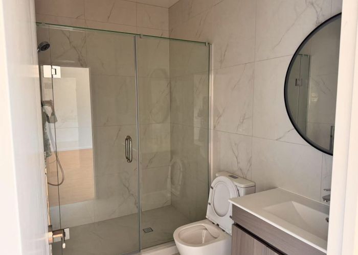  at 24 Gladys Ave, Glenfield, North Shore City, Auckland