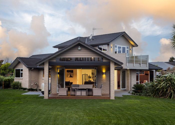  at 142 St James Drive, Huntington, Hamilton