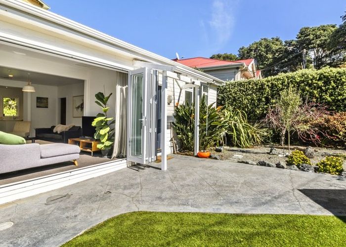  at 21 Beach Street, Island Bay, Wellington