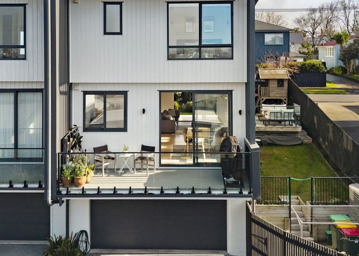  at 8 Lyndhurst Street, Wai O Taiki Bay, Auckland City, Auckland