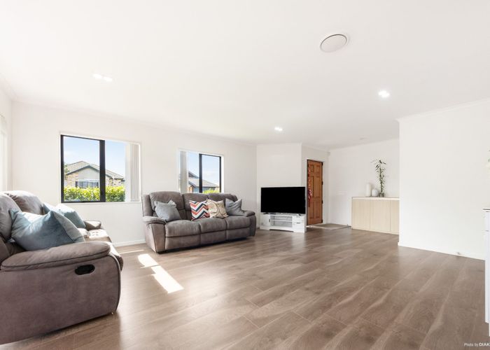  at 1 Broberg Lane, Flat Bush, Auckland