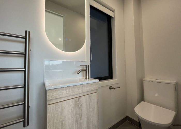  at 7/10 Fairclough Road, Beach Haven, North Shore City, Auckland