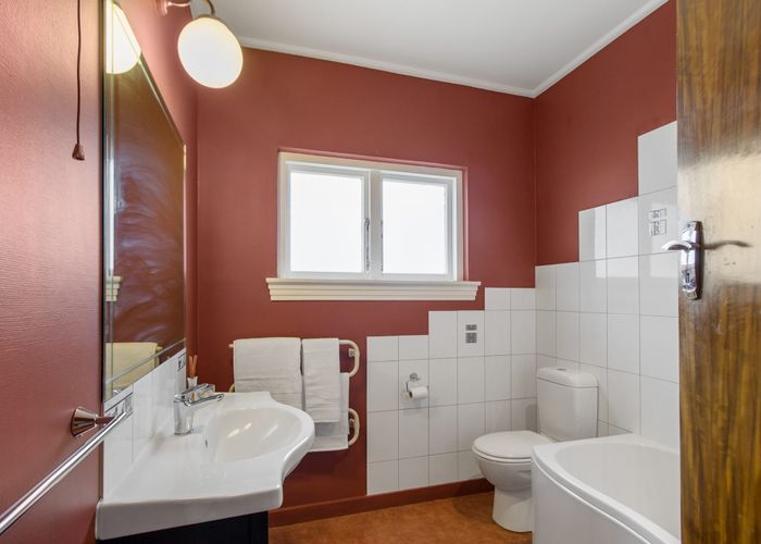  at 98 Avenue Road, West End, Timaru