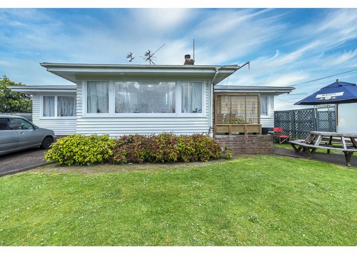  at 1/88 McAnnalley Street, Manurewa East, Auckland