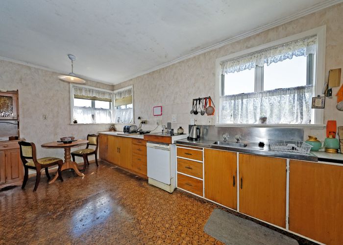  at 10 Springside Place, New Lynn, Auckland
