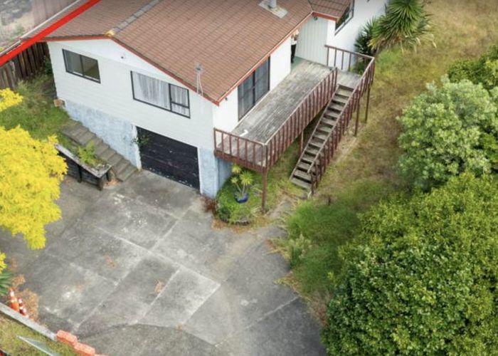  at 3 Clunie Place, Highland Park, Auckland