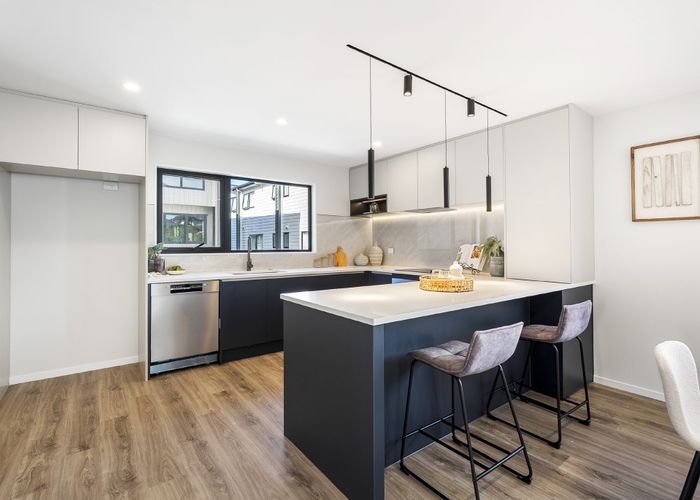  at 111 Sycamore Drive, Sunnynook, North Shore City, Auckland