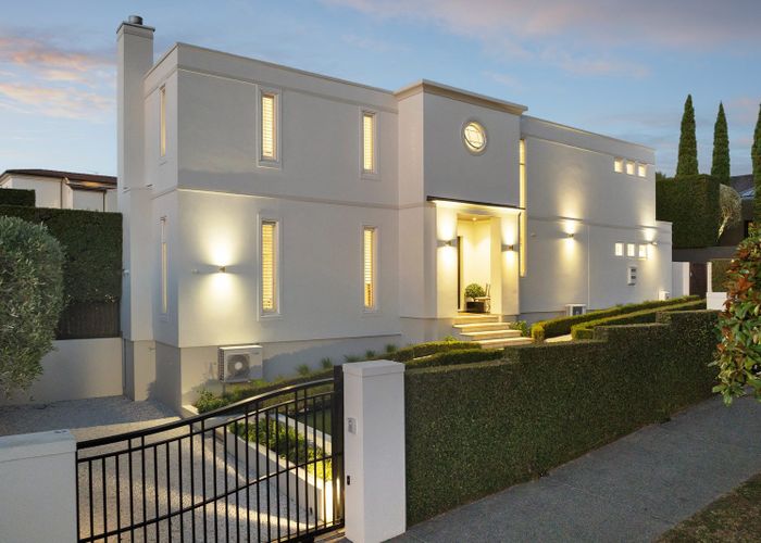  at 12 Ronaki Road, Mission Bay, Auckland