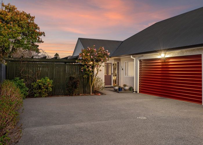  at 102A Apsley Drive, Avonhead, Christchurch City, Canterbury