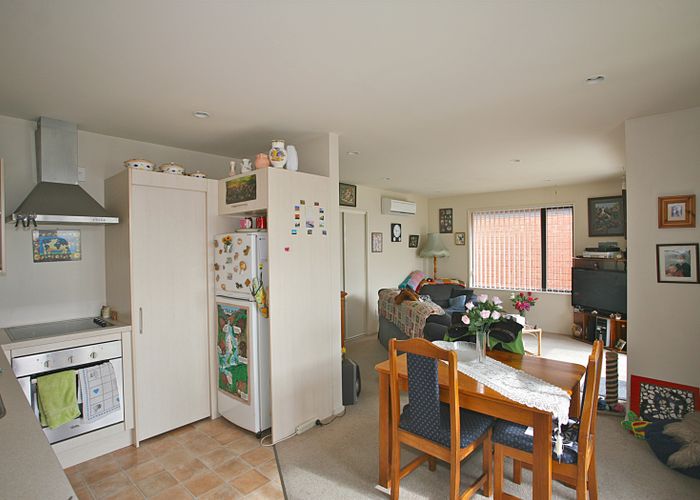  at 2/219 Aldwins Road, Phillipstown, Christchurch