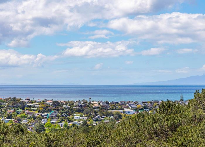  at 3 Dalmeny Close, Murrays Bay, North Shore City, Auckland