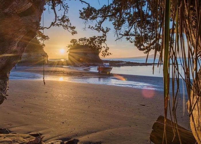  at 950A Beach Road, Torbay, Auckland