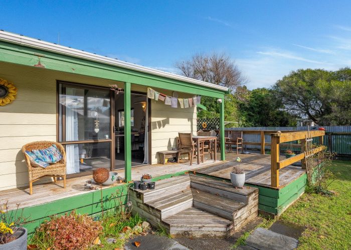  at 83 Norfolk Crescent, Otaki Beach, Otaki