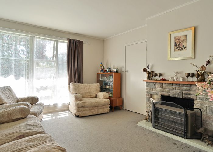  at 4 Aronui Terrace, Kelston, Auckland