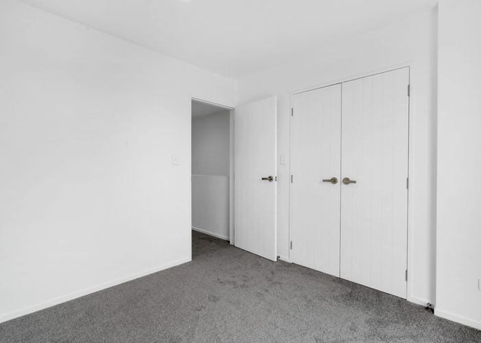 at 3/2 Windermere Crescent, Blockhouse Bay, Auckland