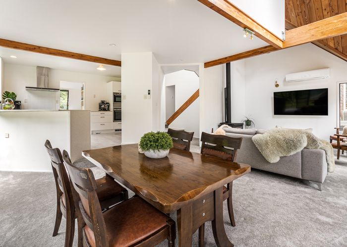  at 424 Scenic Drive, Waiatarua, Auckland