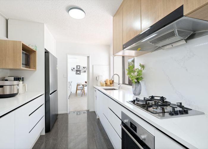  at 77 Kennedy Avenue, Forrest Hill, Auckland
