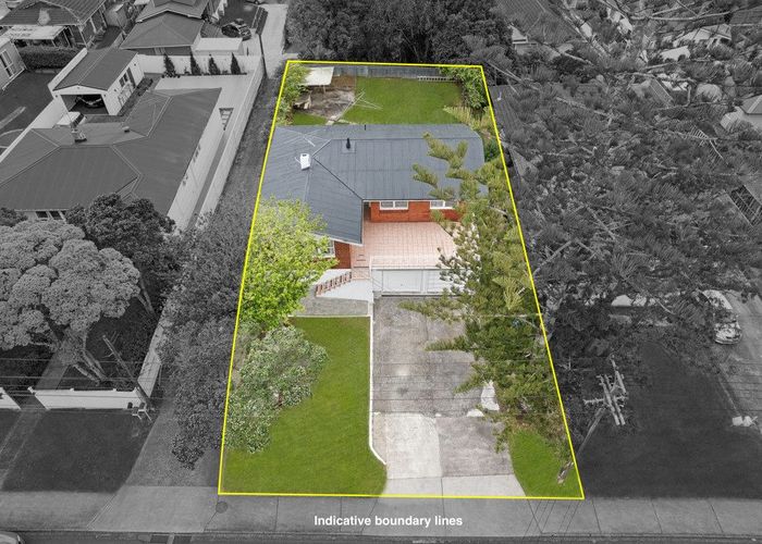  at 32 Boundary Road, Blockhouse Bay, Auckland City, Auckland