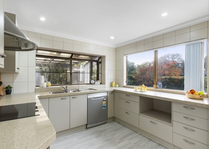  at 13 Honey Place, Weymouth, Auckland