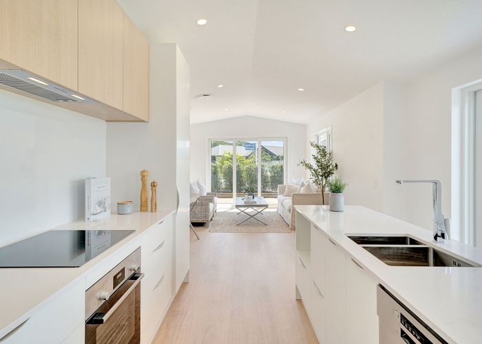 at 7 Eminence Drive, Northwood, Christchurch
