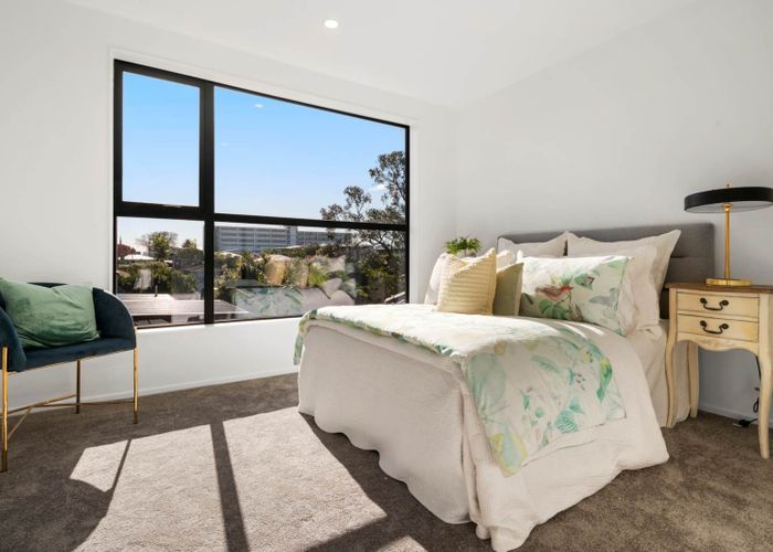  at 8/95 Walker Road, Point Chevalier, Auckland City, Auckland