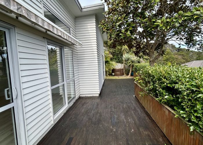  at 2/40 Tree View Avenue, Glenfield, North Shore City, Auckland