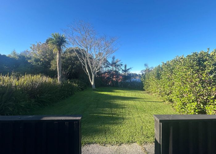  at 3/19 Montana Avenue, Murrays Bay, North Shore City, Auckland