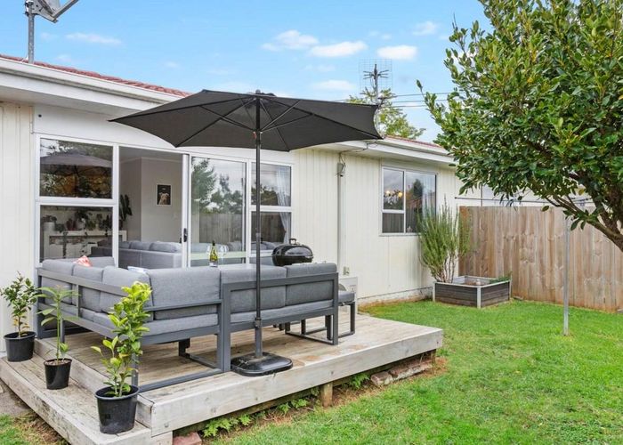  at 2/18 Koromiko Street, New Lynn, Auckland