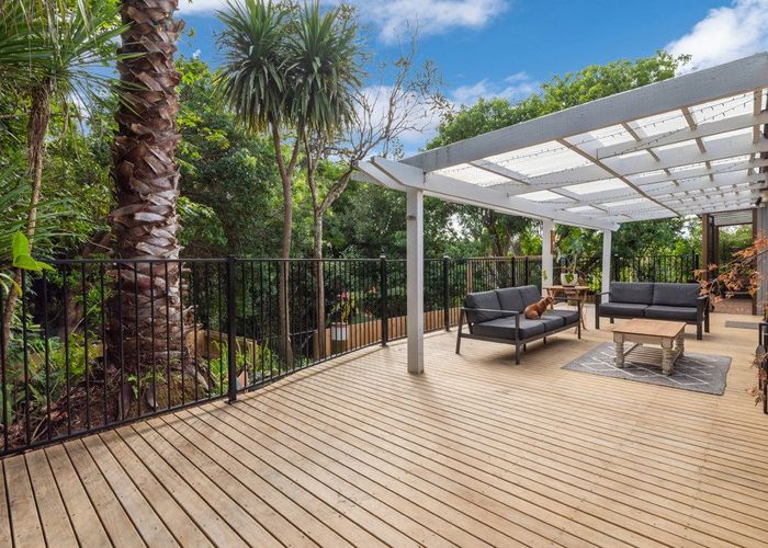  at 10 Portsea Place, Chatswood, Auckland