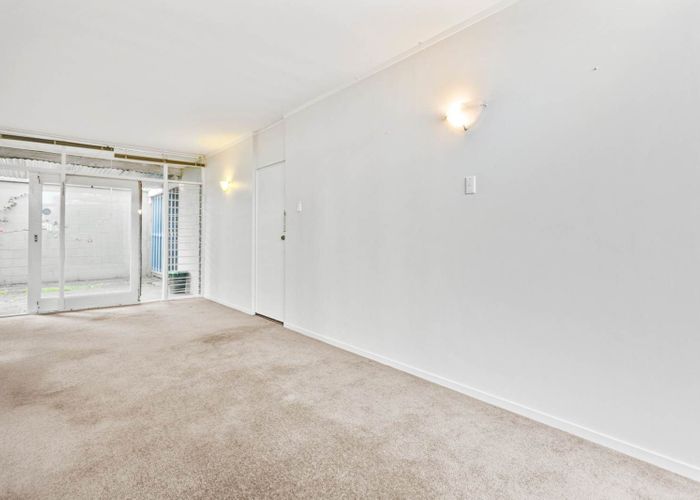  at 2/24A Landscape Road, Mount Eden, Auckland City, Auckland