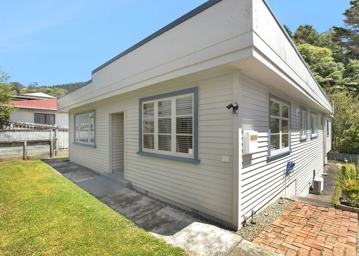  at 34 Lincoln Avenue, Tawa, Wellington